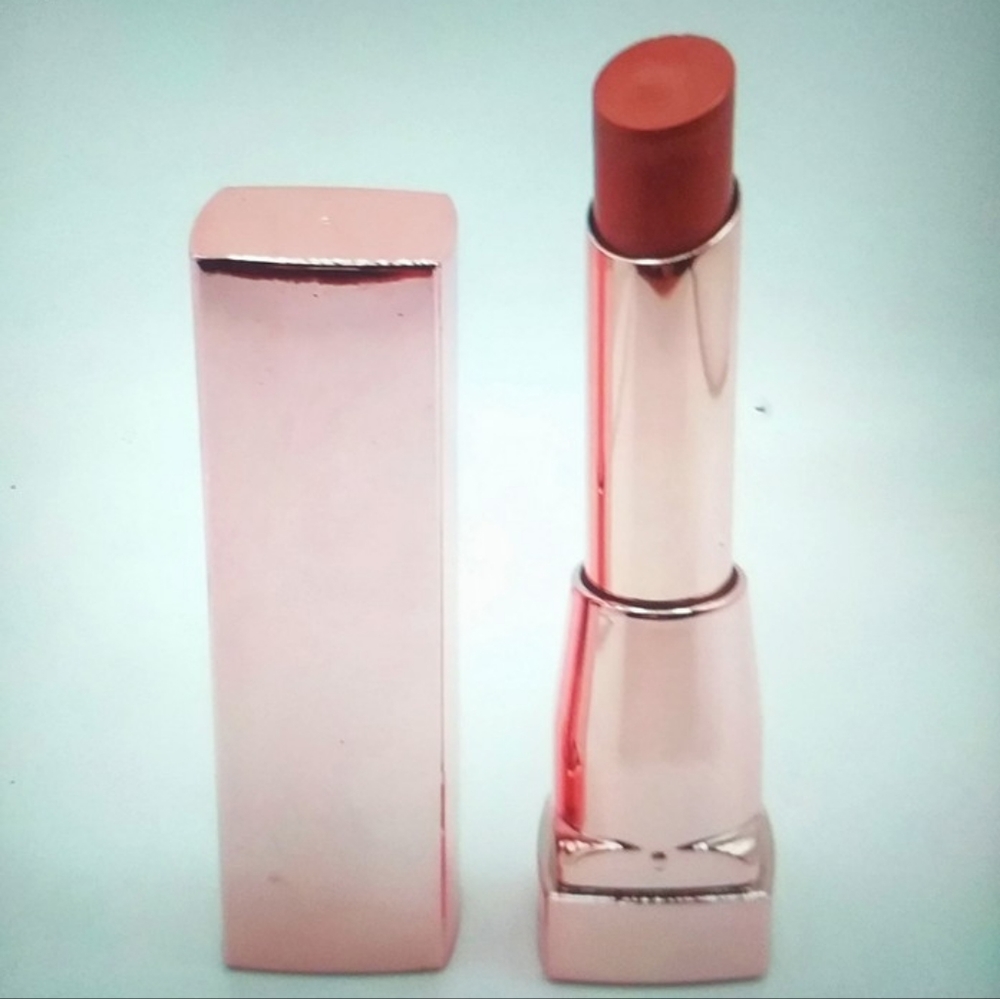 Maybelline New York Color Sensational Shine Lipstick 055 Taupe Seduction.